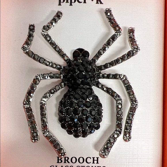 Piper K | Spider 🕷️ Brooch - Picture 3 of 8